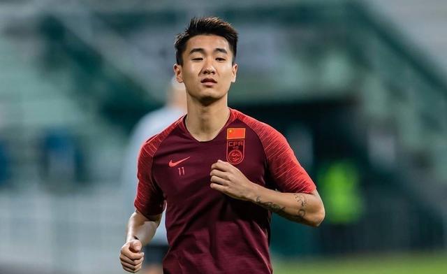 露出强烈的 露出强烈的